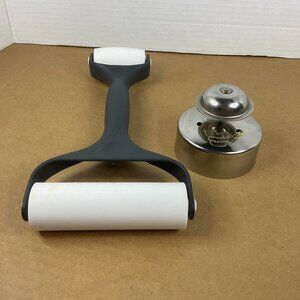 Pampered Chef Baker's Roller & Cut-N-Seal Set